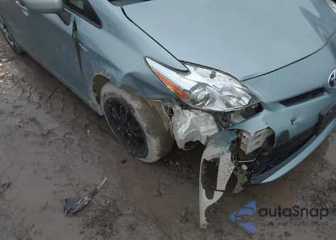 2013 Toyota Prius Three из США, поврежденный, VIN JTDKN3DU3D1650157